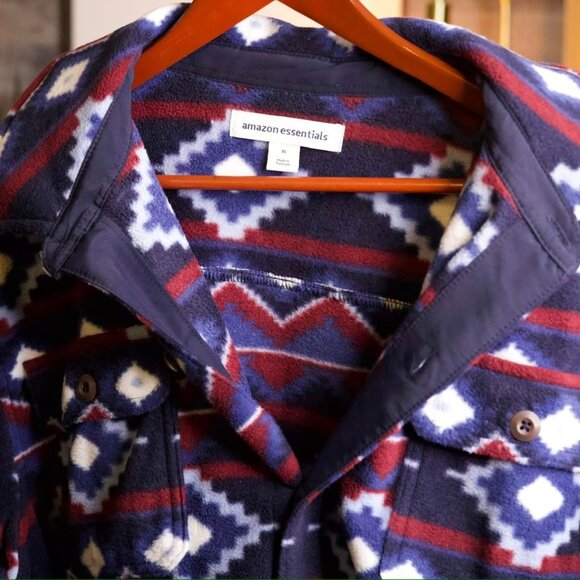 Amazon basics Aztec Print Men's Shirt Jacket - Picture 2 of 4